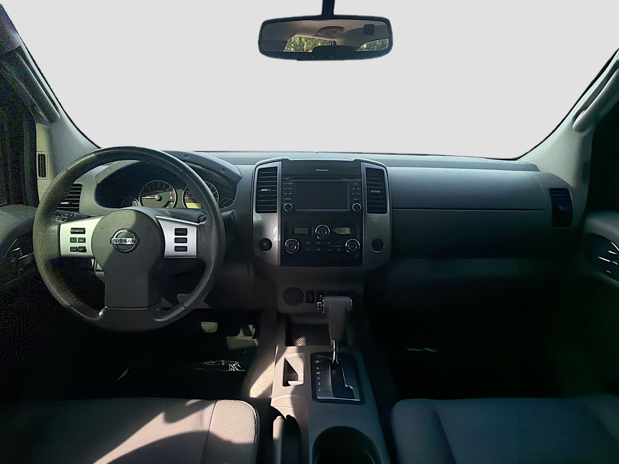 Used 2013 Nissan Frontier SL w/ Moonroof Pkg image 16