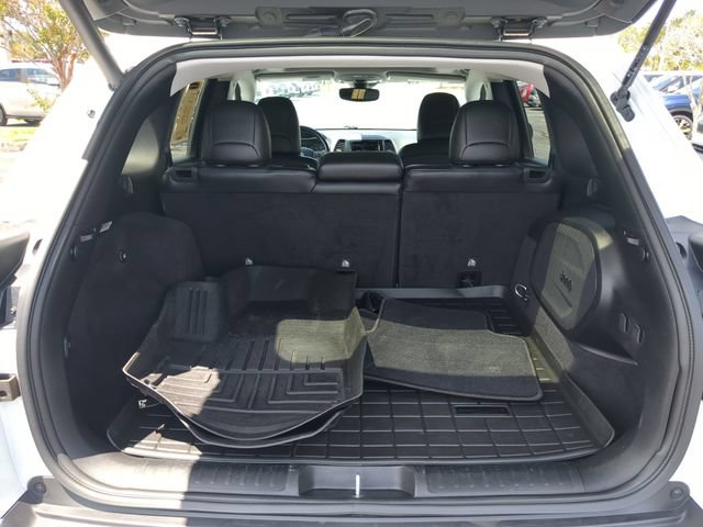 Used 2021 Jeep Cherokee Limited w/ Elite Package AWD/4WD image 12