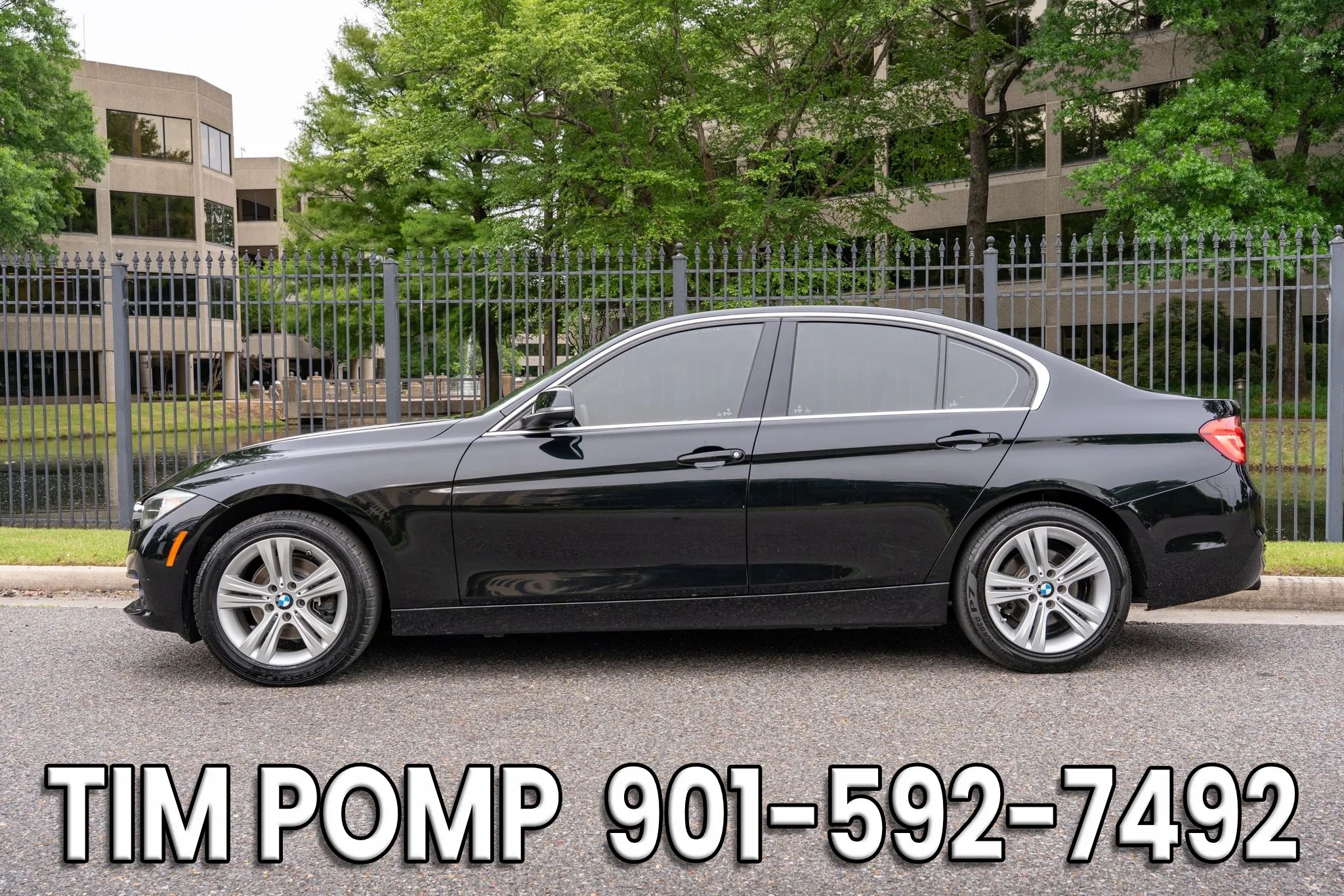 Used 2017 BMW 330i xDrive Sedan AWD/4WD image 9