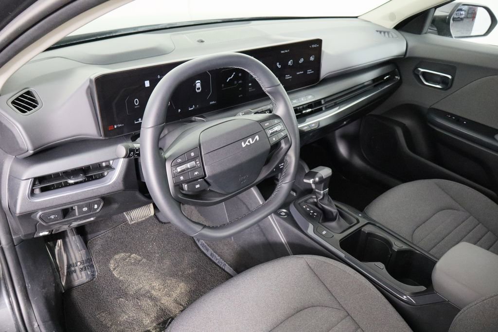 Used 2025 Kia K4 EX image 25