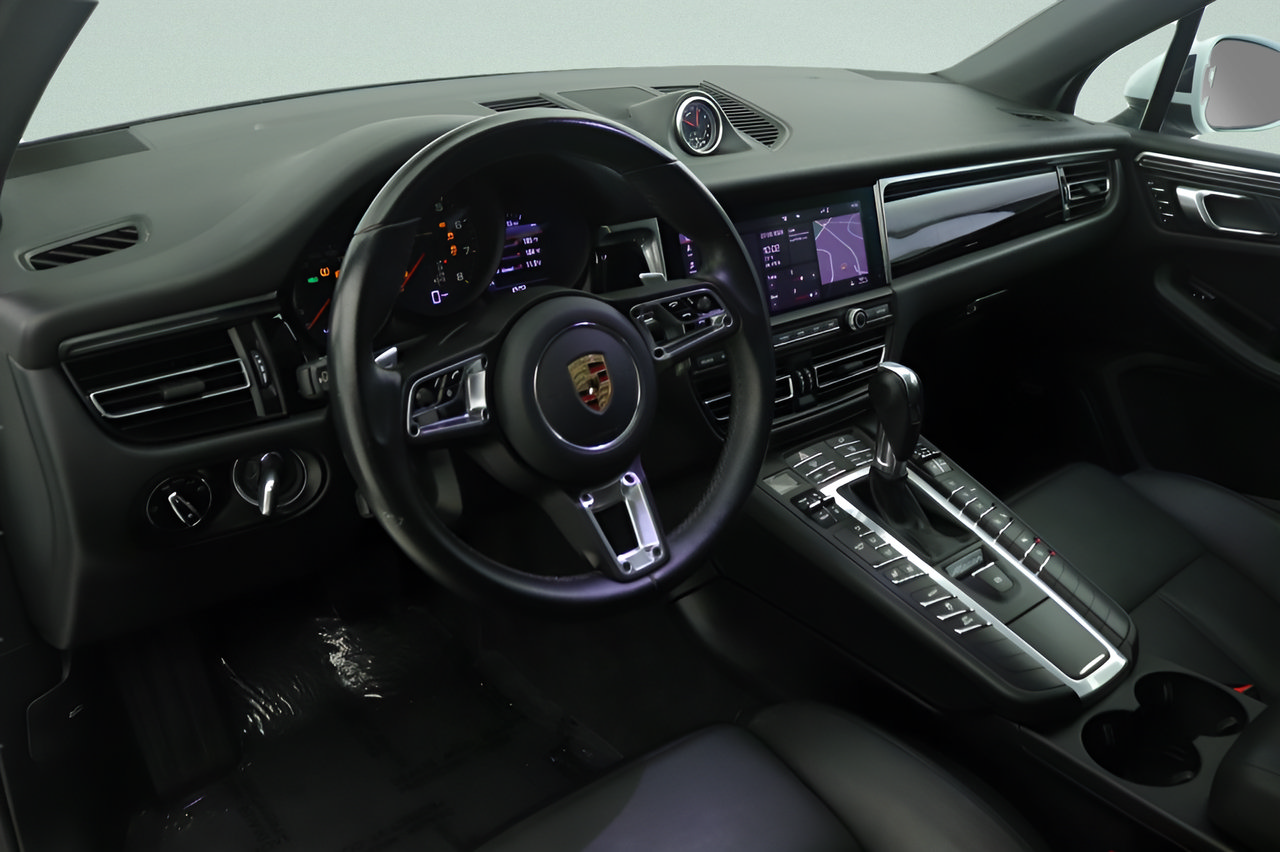 Used 2020 Porsche Macan AWD/4WD image 14