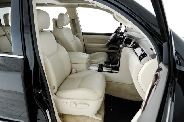 Used 2014 Lexus LX 570 4WD image 43