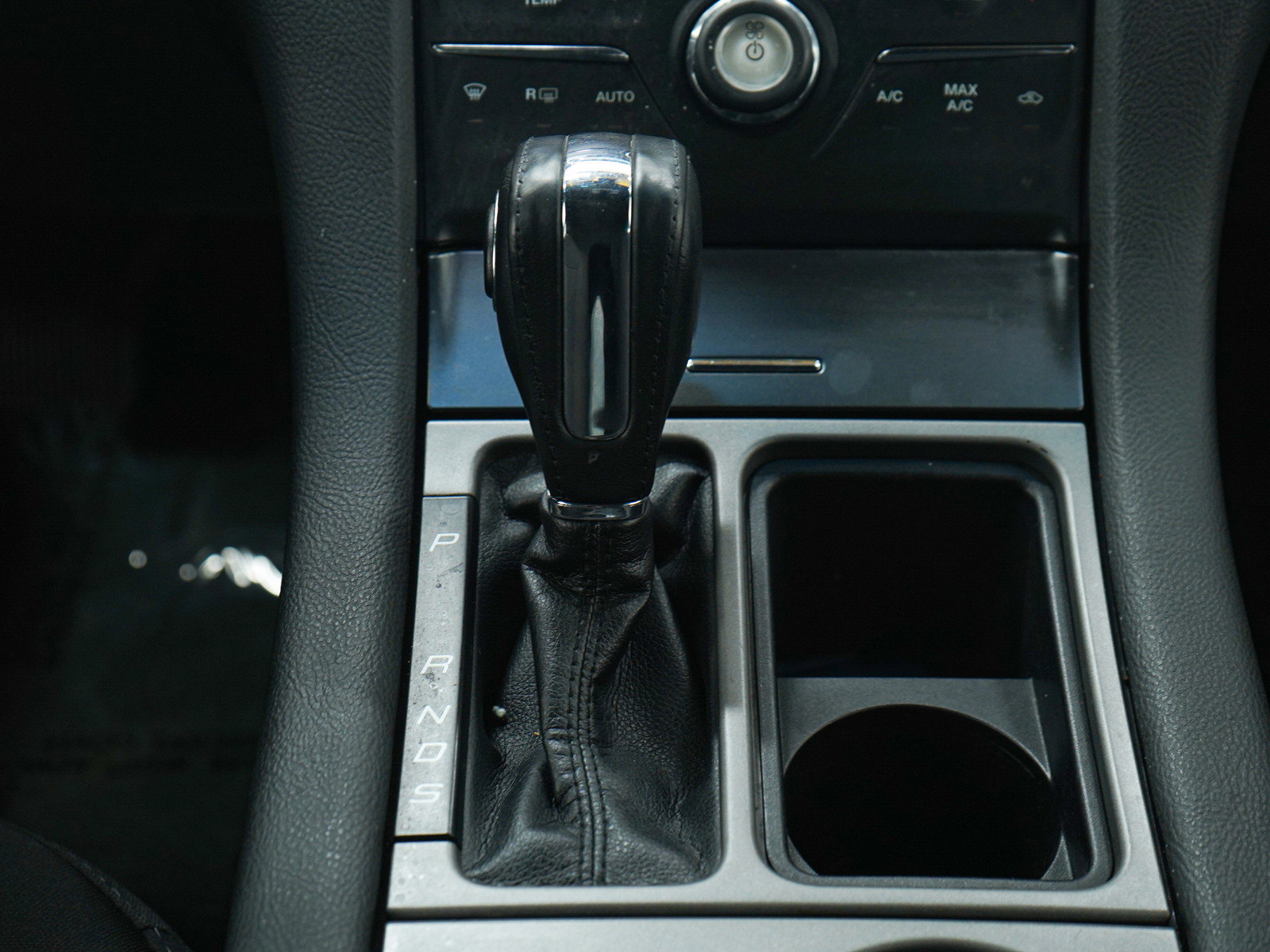 Used 2018 Ford Taurus SEL w/ Equipment Group 201A image 19