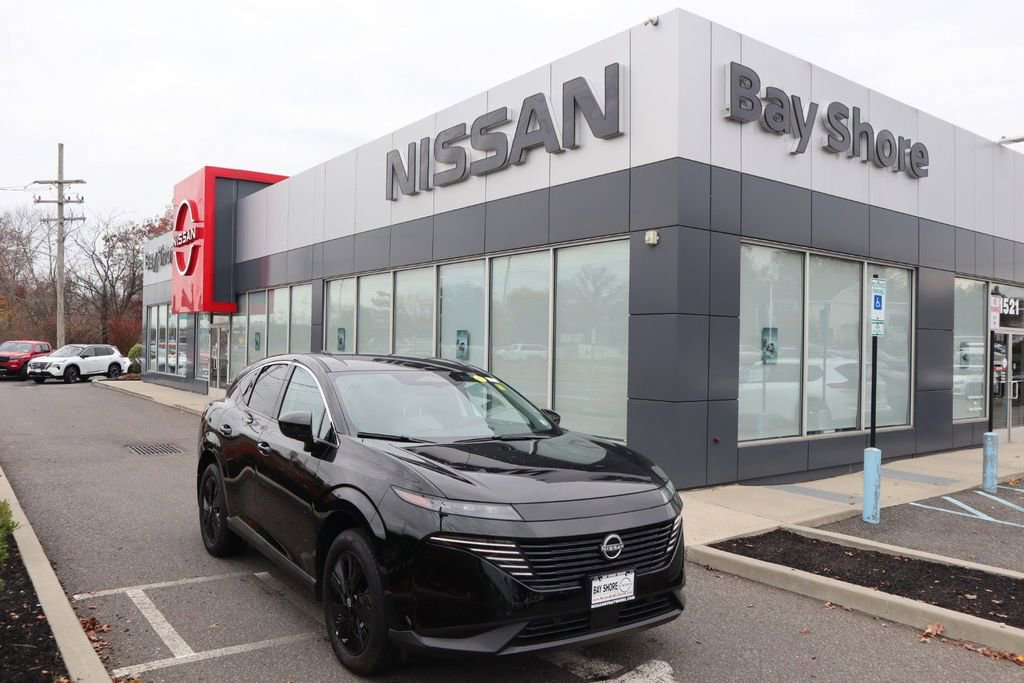 Used 2025 Nissan Murano SV AWD/4WD image 2