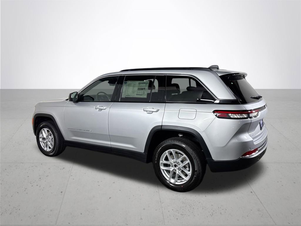 New 2026 Jeep Grand Cherokee Laredo AWD/4WD image 8