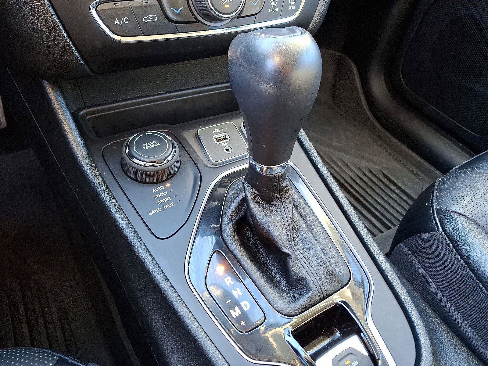 Used 2023 Jeep Cherokee Altitude Lux image 14