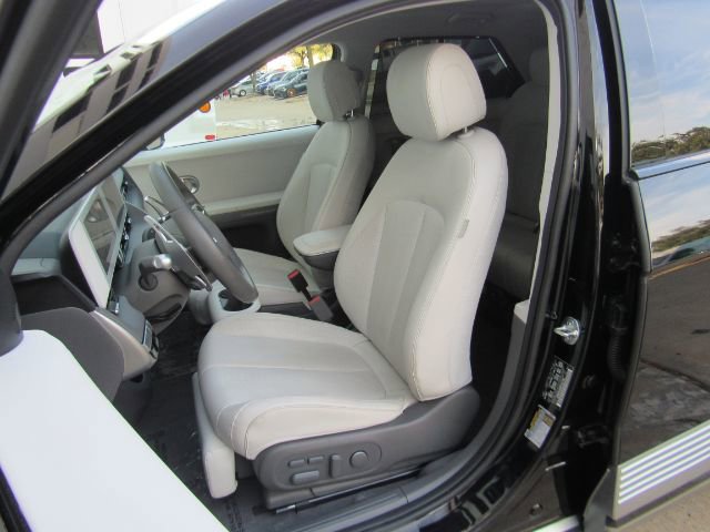 Used 2023 Hyundai Ioniq 5 Limited w/ Cargo Package image 6