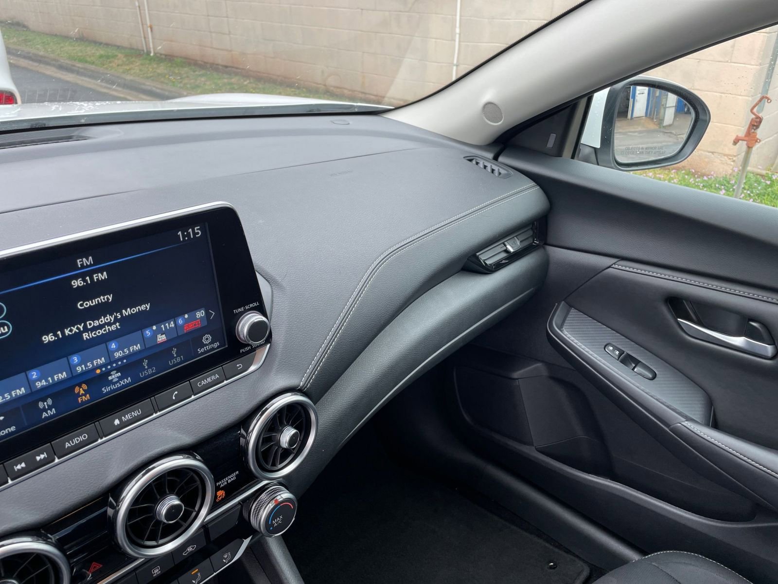 Used 2025 Nissan Sentra SV image 33