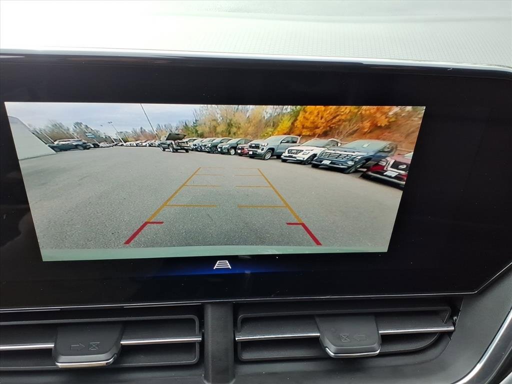 Used 2025 Chevrolet Trax ACTIV w/ Sunroof Package image 30