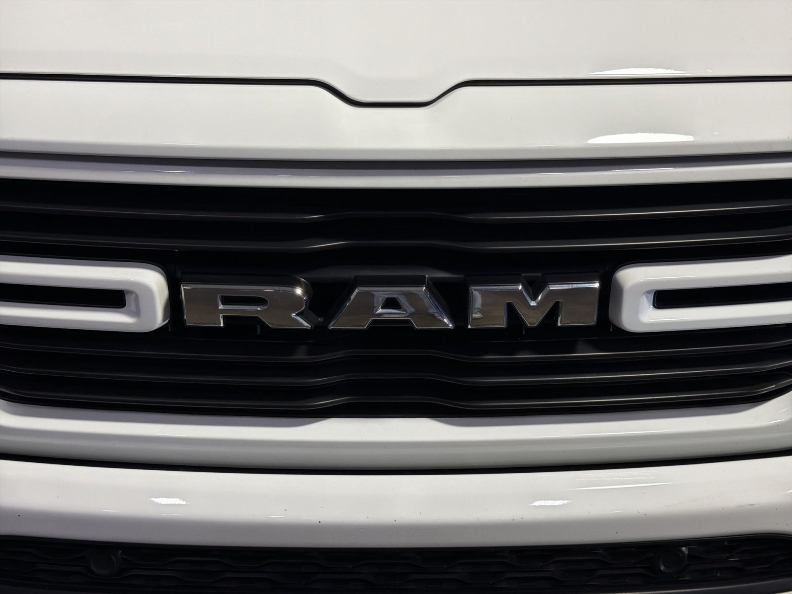 Used 2023 RAM 1500 Laramie AWD/4WD image 12