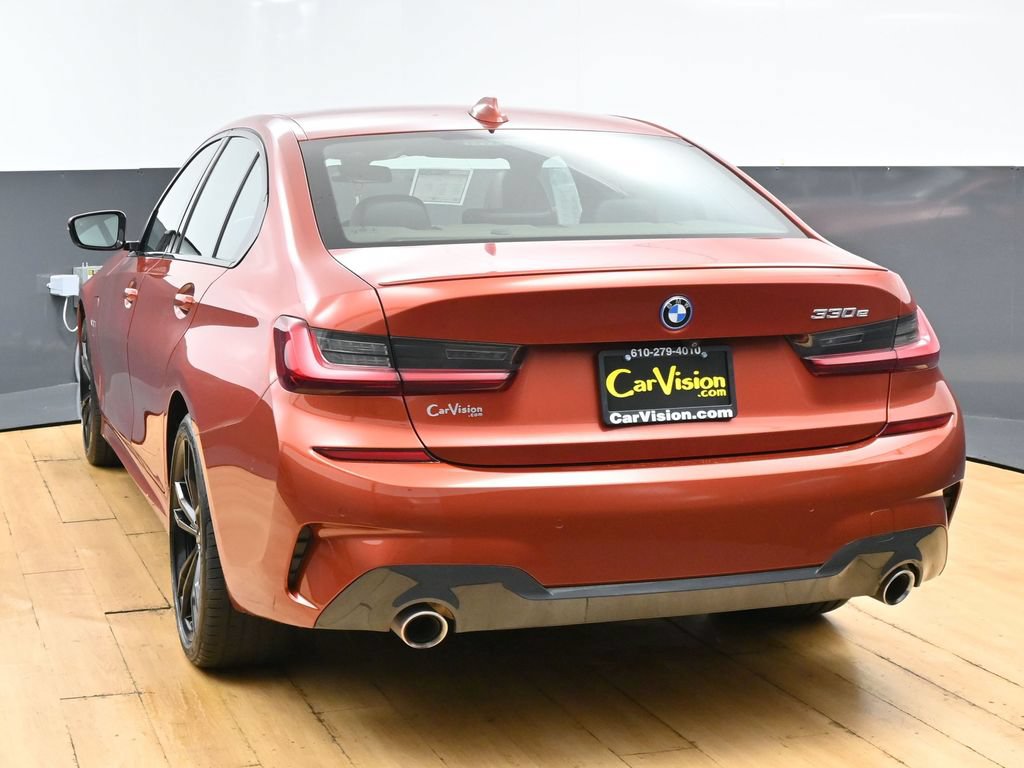 Used 2022 BMW 330e w/ M Sport Package RWD image 7