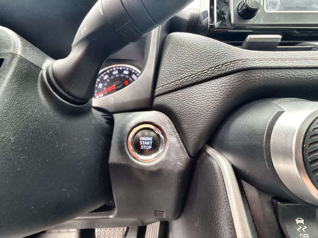 Used 2019 Toyota RAV4 XLE Premium w/ Carpet Mat Package FWD image 23