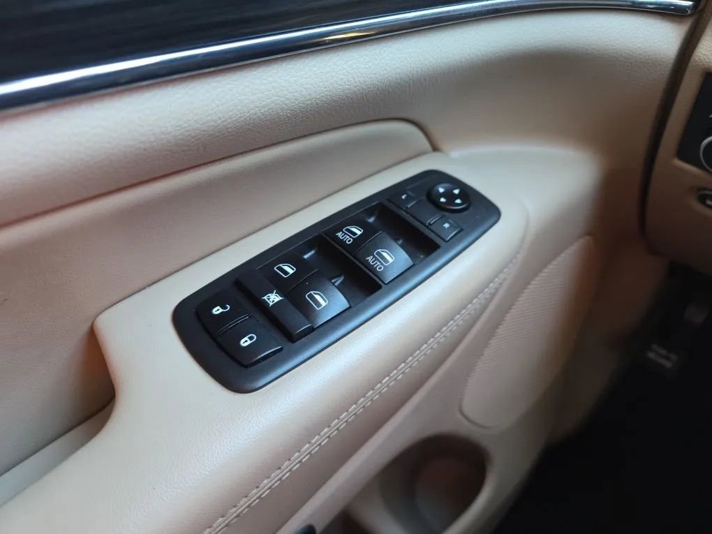 Used 2019 Jeep Grand Cherokee Limited w/ Luxury Group II image 25