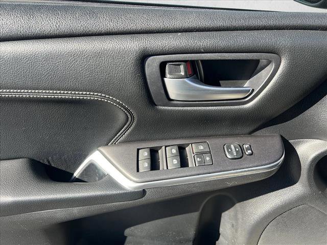 Used 2015 Toyota Camry XLE image 11