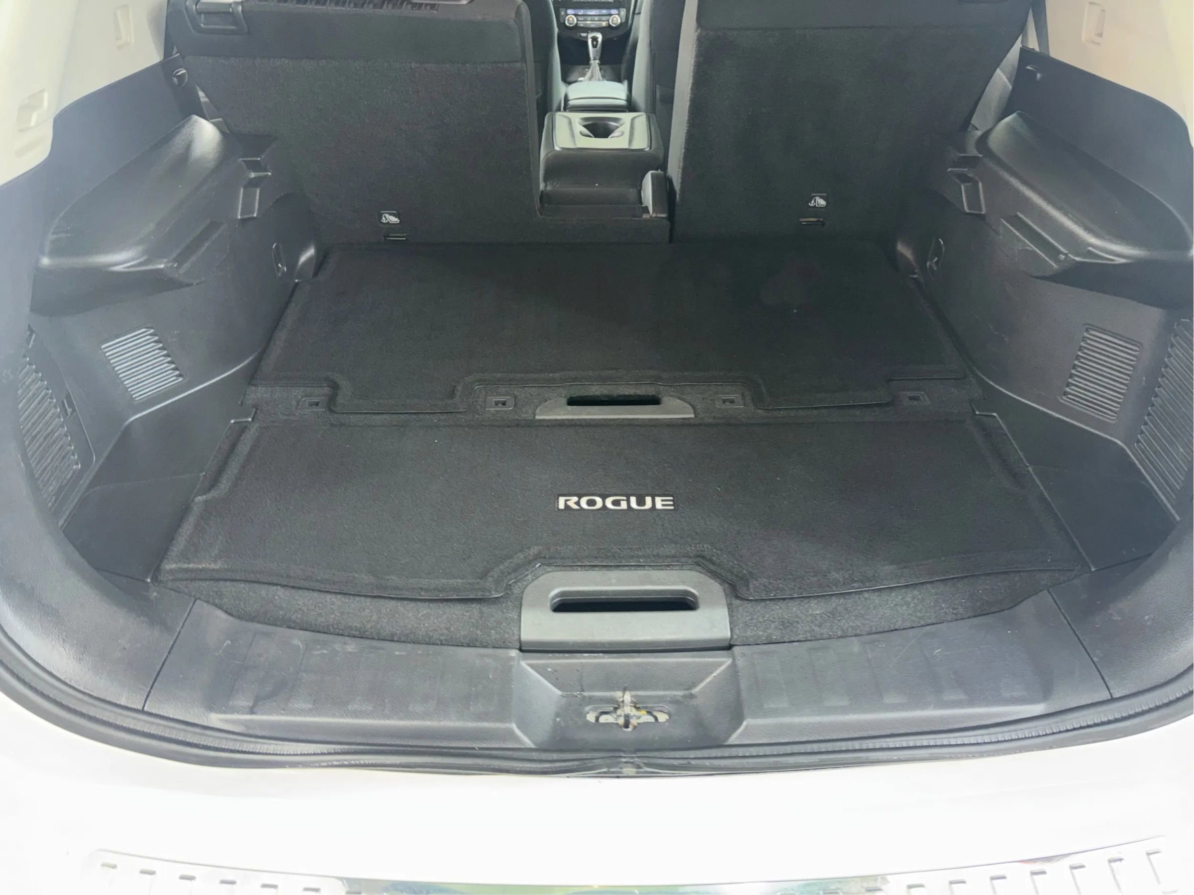 Used 2017 Nissan Rogue SV w/ Midnight Edition Package image 30