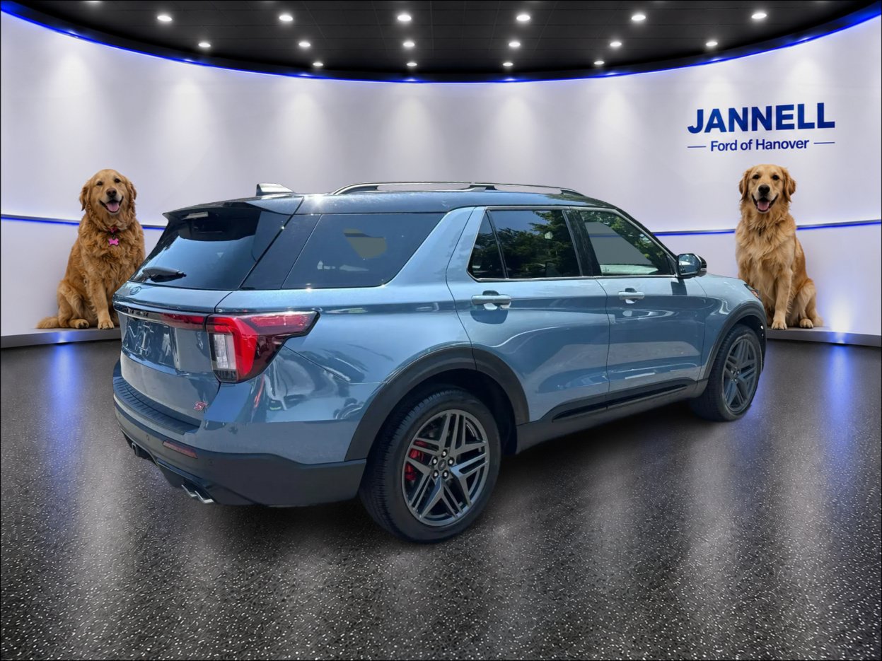 Used 2025 Ford Explorer ST w/ Sun And Sound Package AWD/4WD image 6