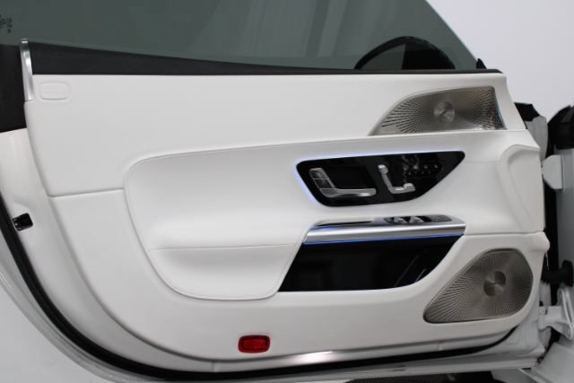 Used 2026 Mercedes-Benz Maybach SL 680 image 32