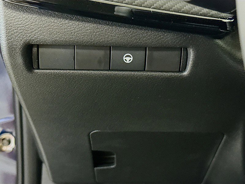 New 2026 Nissan Kicks SR w/ Cold Weather Package image 10