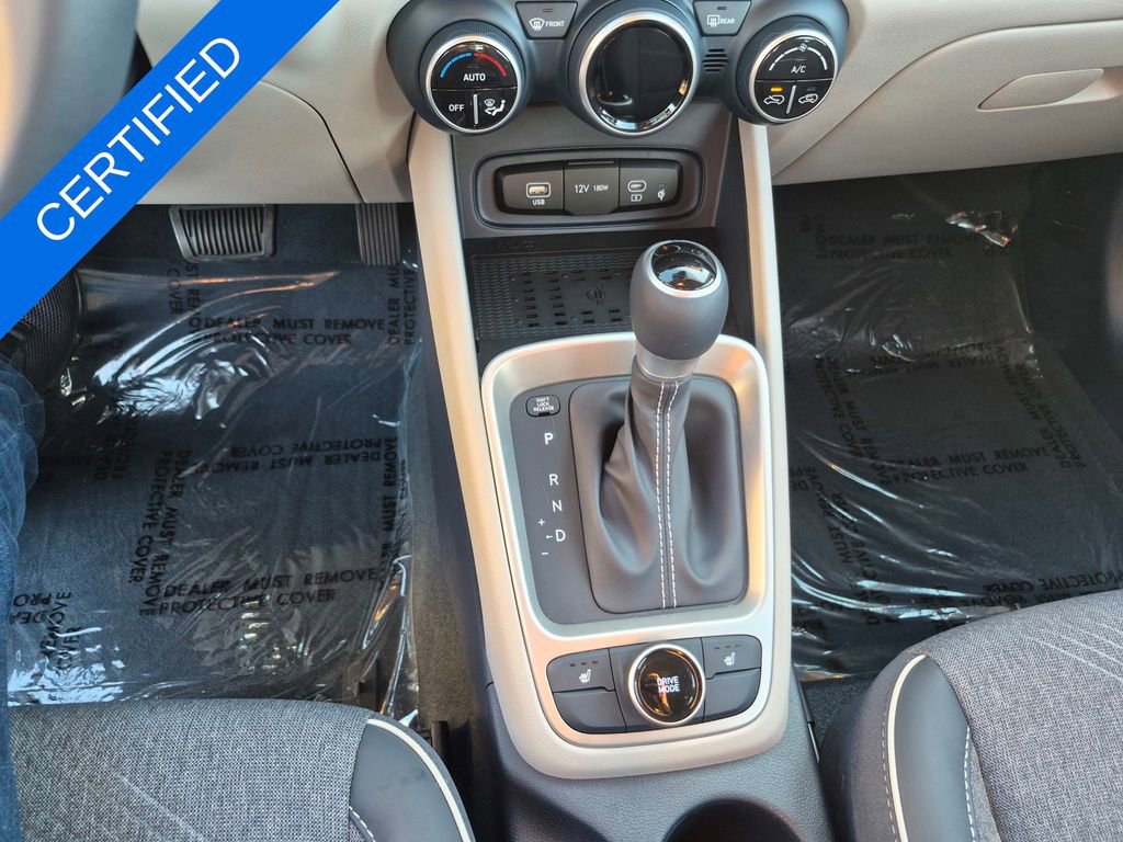 Used 2025 Hyundai Venue Limited image 18