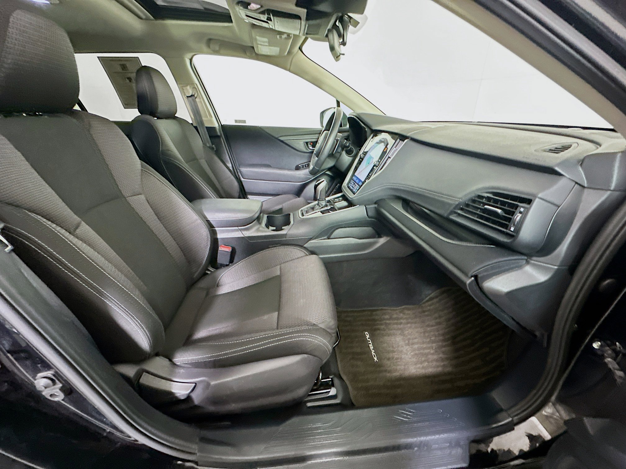 Used 2025 Subaru Outback Premium image 32