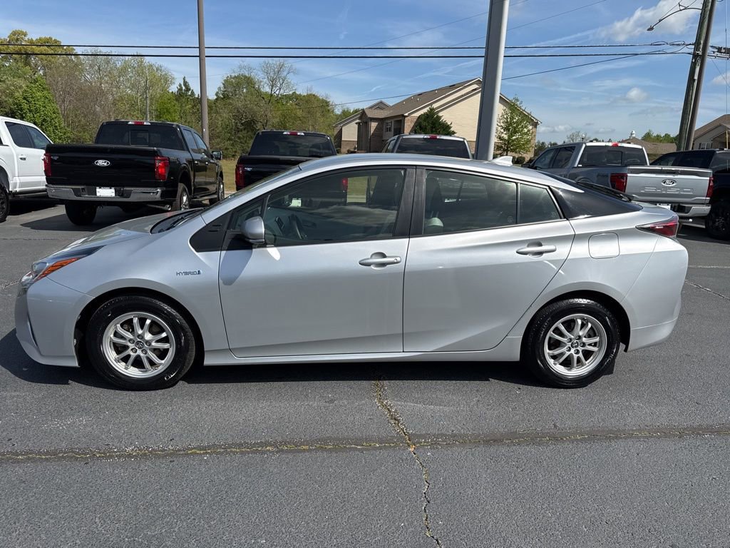 Used 2017 Toyota Prius Two image 28