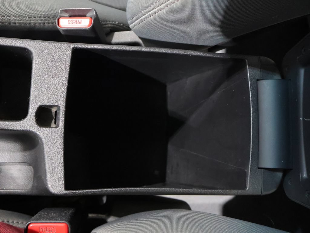 Used 2013 Hyundai Elantra GLS w/ Preferred Pkg FWD image 24
