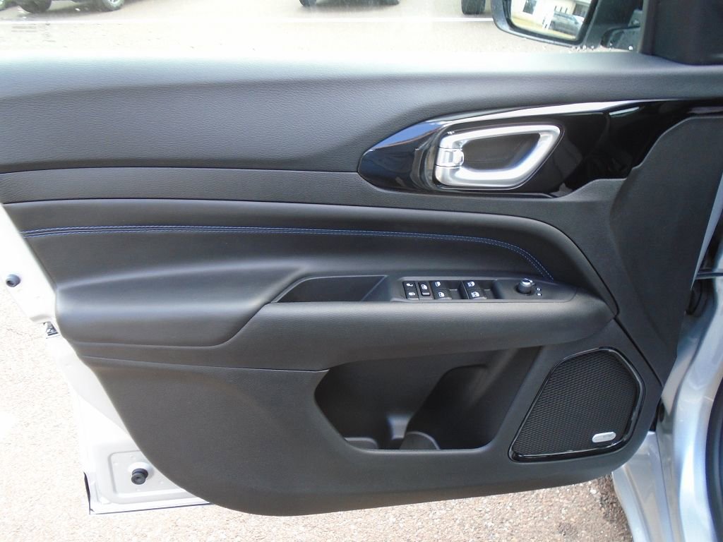 New 2025 Jeep Compass Limited w/ High Altitude Package image 6