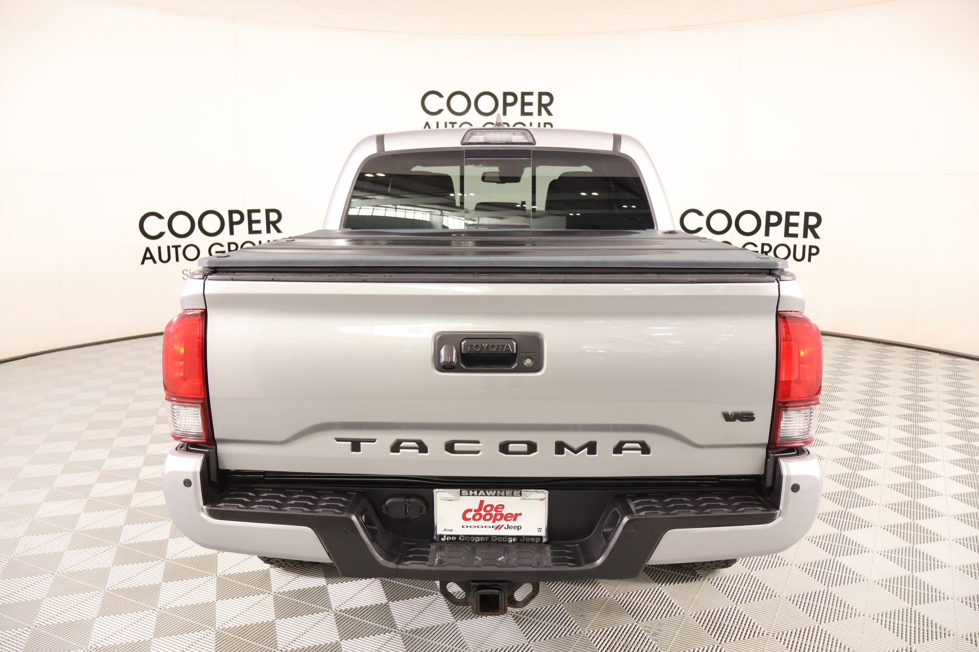 Used 2018 Toyota Tacoma TRD Sport w/ Technology Package AWD/4WD image 21