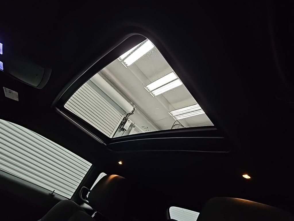 Used 2016 Dodge Challenger R/T image 30