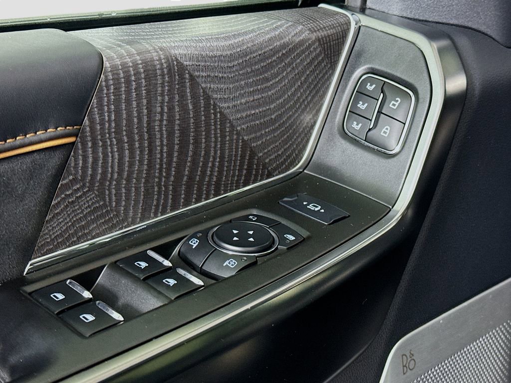 Used 2024 Ford F350 Platinum image 14