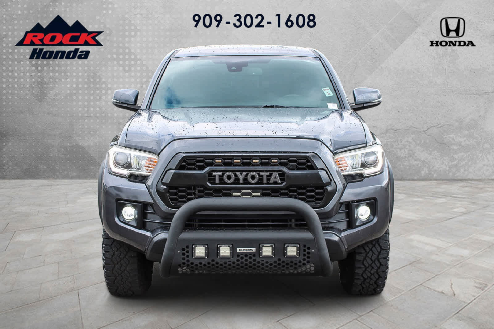 Used 2019 Toyota Tacoma TRD Off-Road AWD/4WD image 2