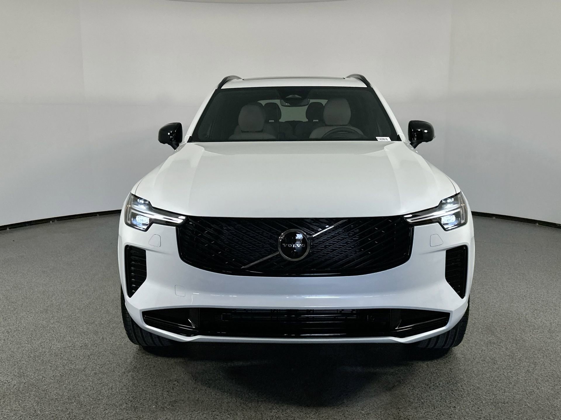 New 2026 Volvo XC90 B6 Ultra image 2
