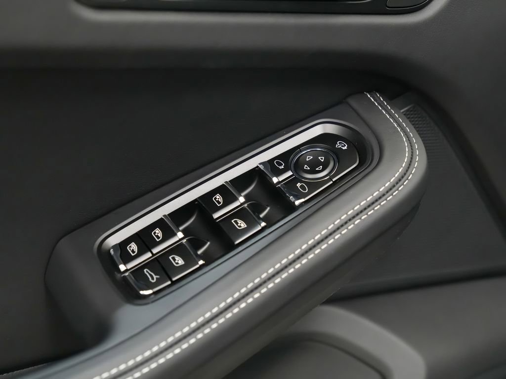New 2026 Porsche Macan GTS AWD/4WD image 23