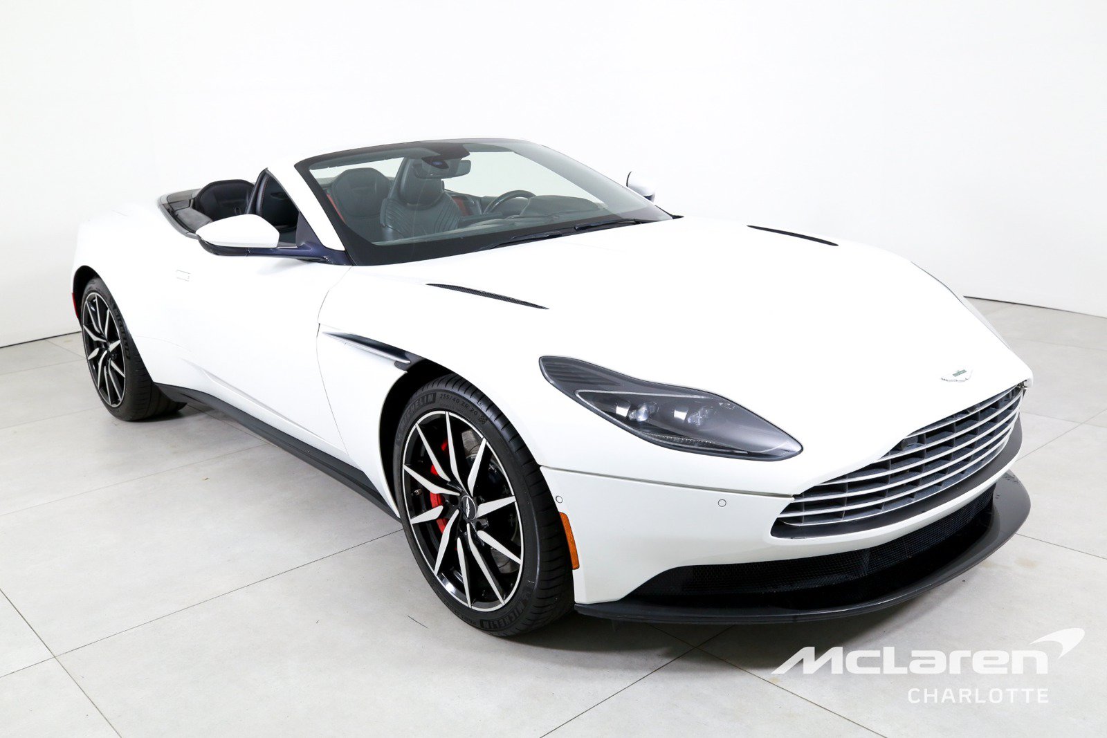 Used 2020 Aston Martin DB11 Volante RWD image 4