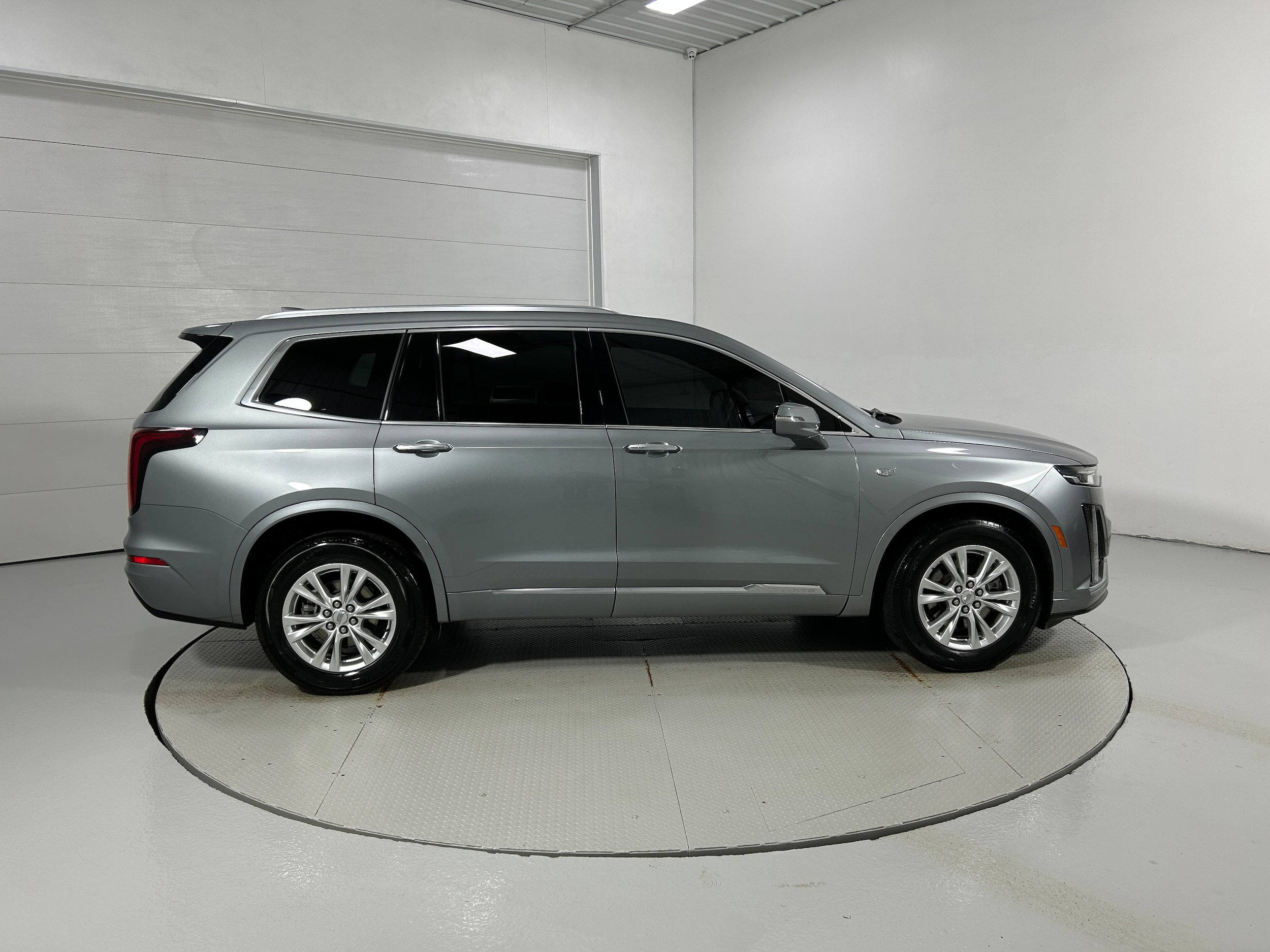 Used 2023 Cadillac XT6 Luxury image 42