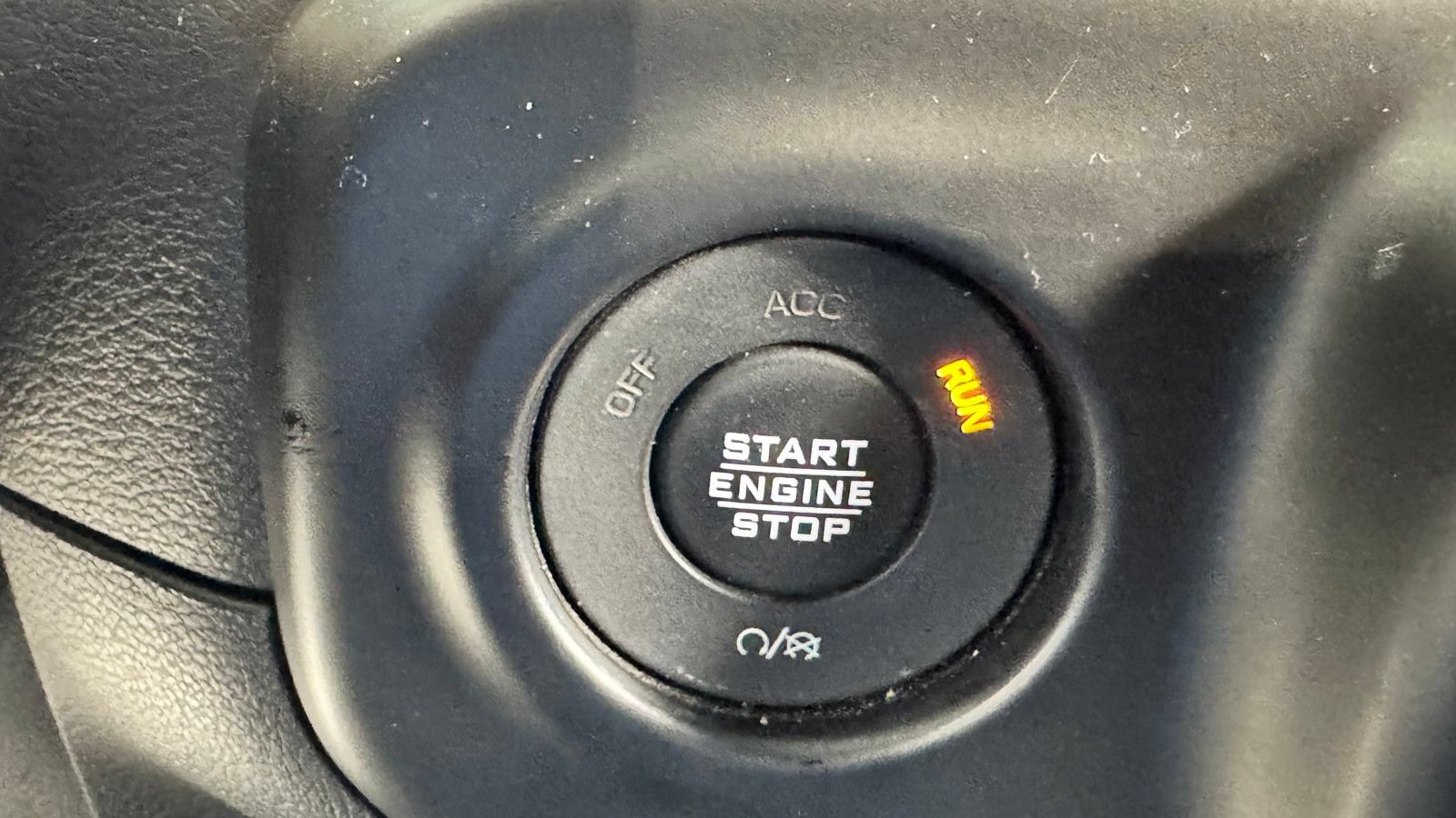 Used 2020 Jeep Wrangler Unlimited Sahara AWD/4WD image 24