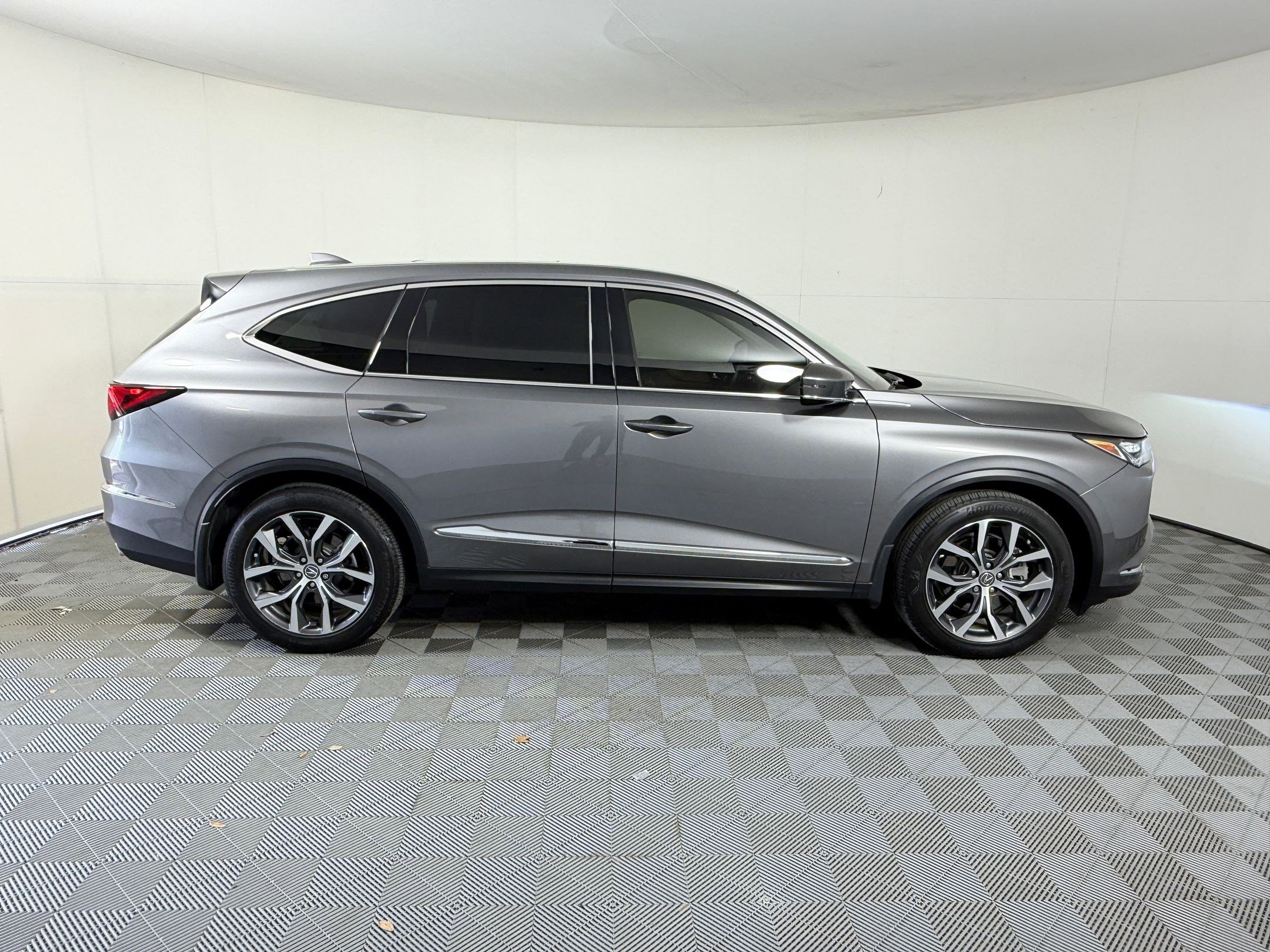 Used 2022 Acura MDX FWD w/ Technology Package image 8