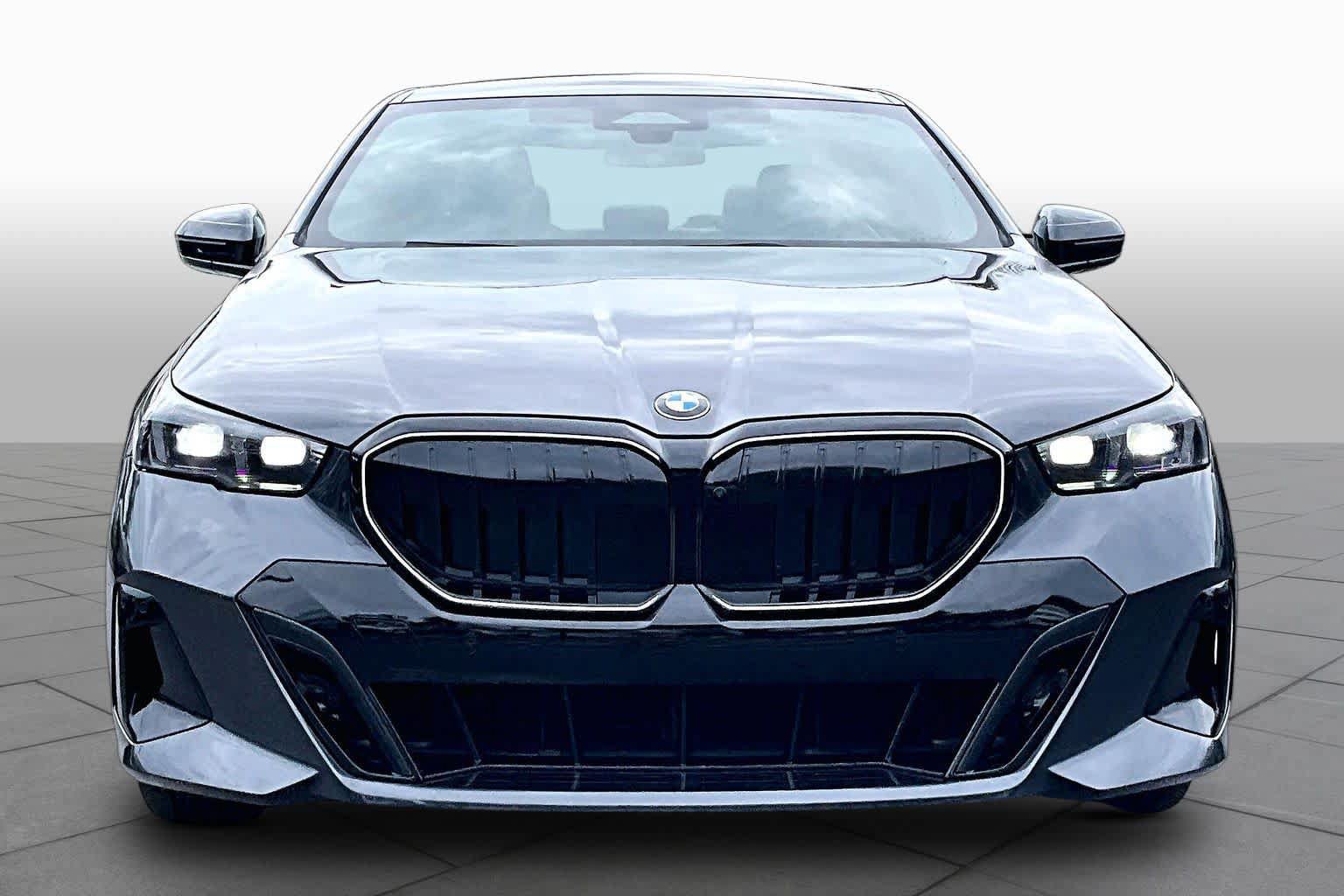 Certified 2026 BMW 530i w/ Executive Package RWD image 4
