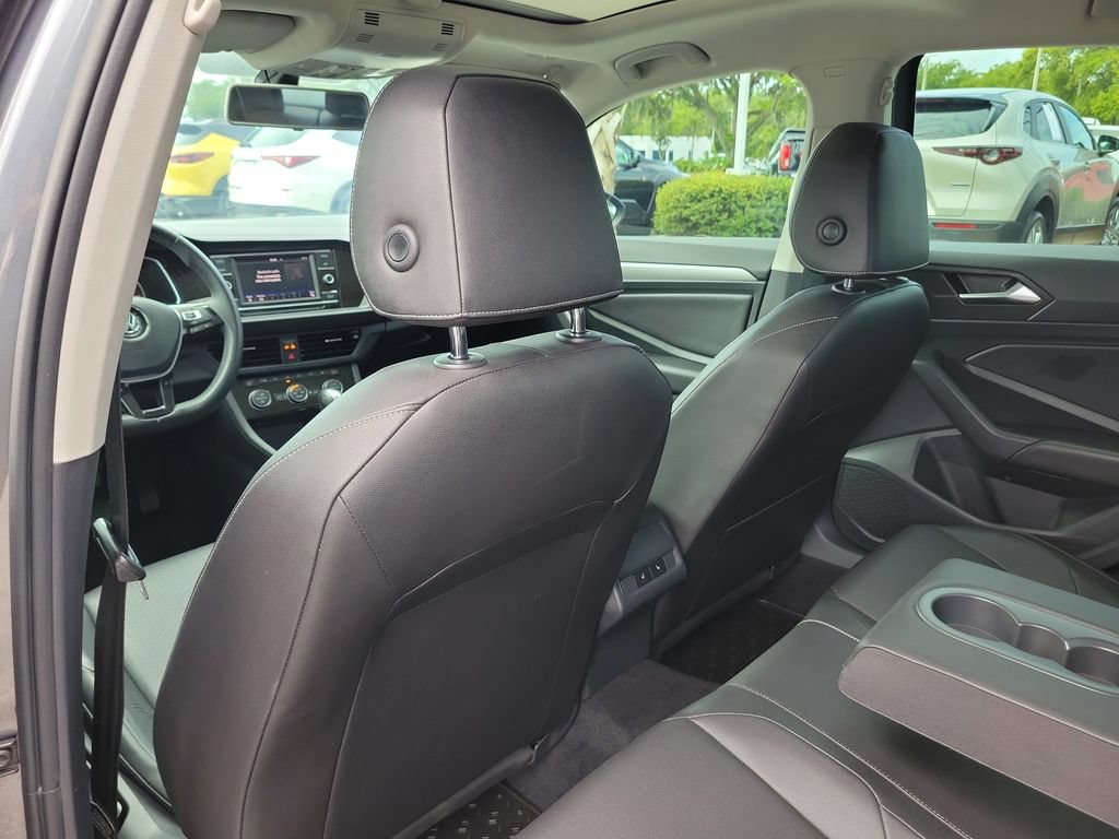 Used 2019 Volkswagen Jetta SE w/ Cold Weather Package FWD image 10