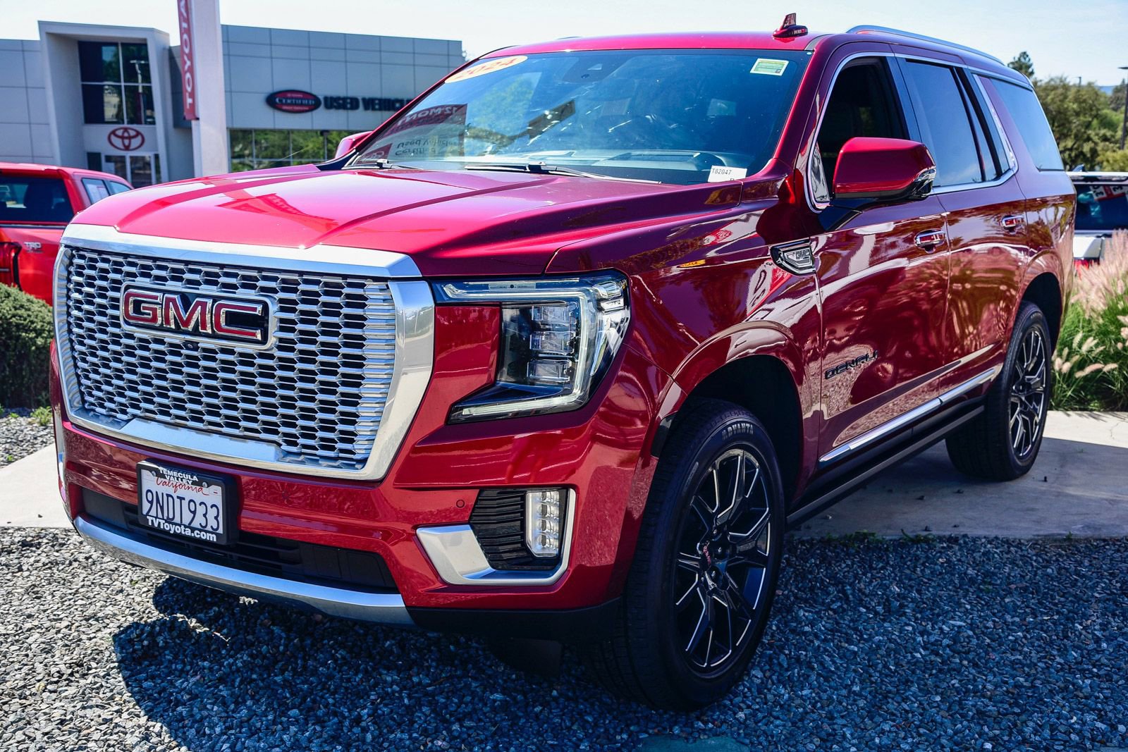 Used 2024 GMC Yukon Denali image 3