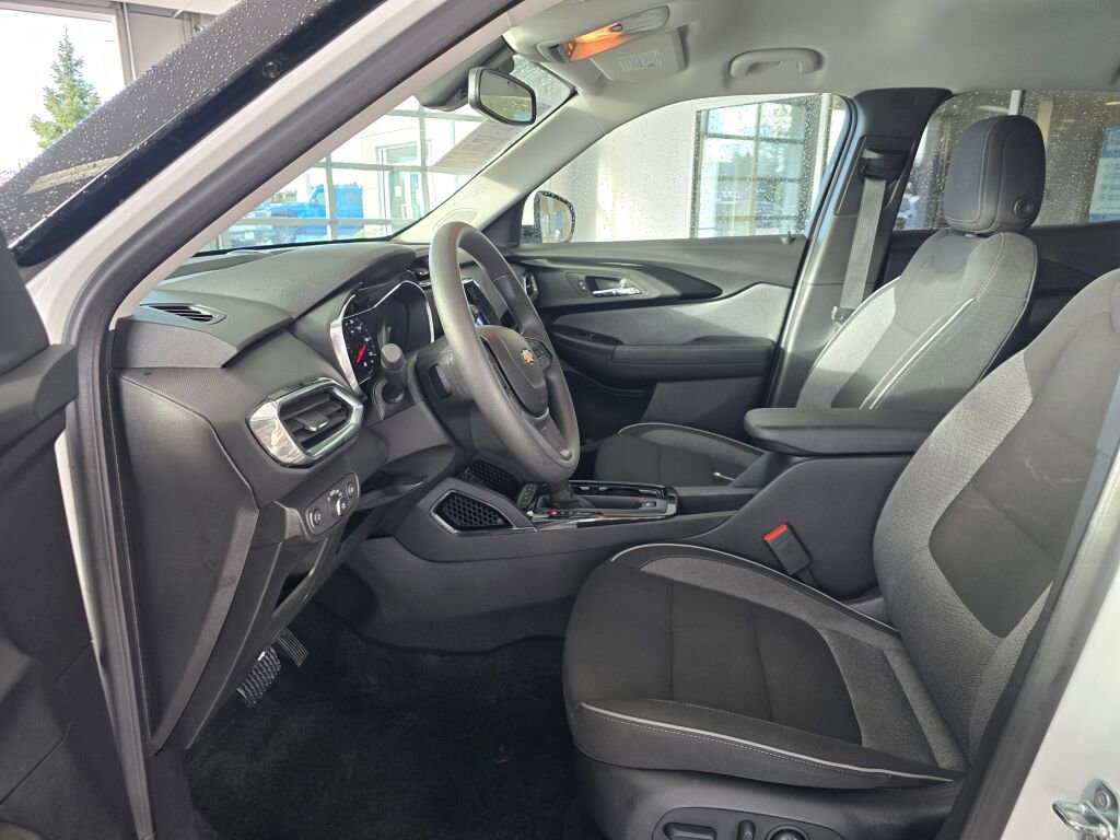 Used 2023 Chevrolet TrailBlazer LT w/ Convenience Package image 23
