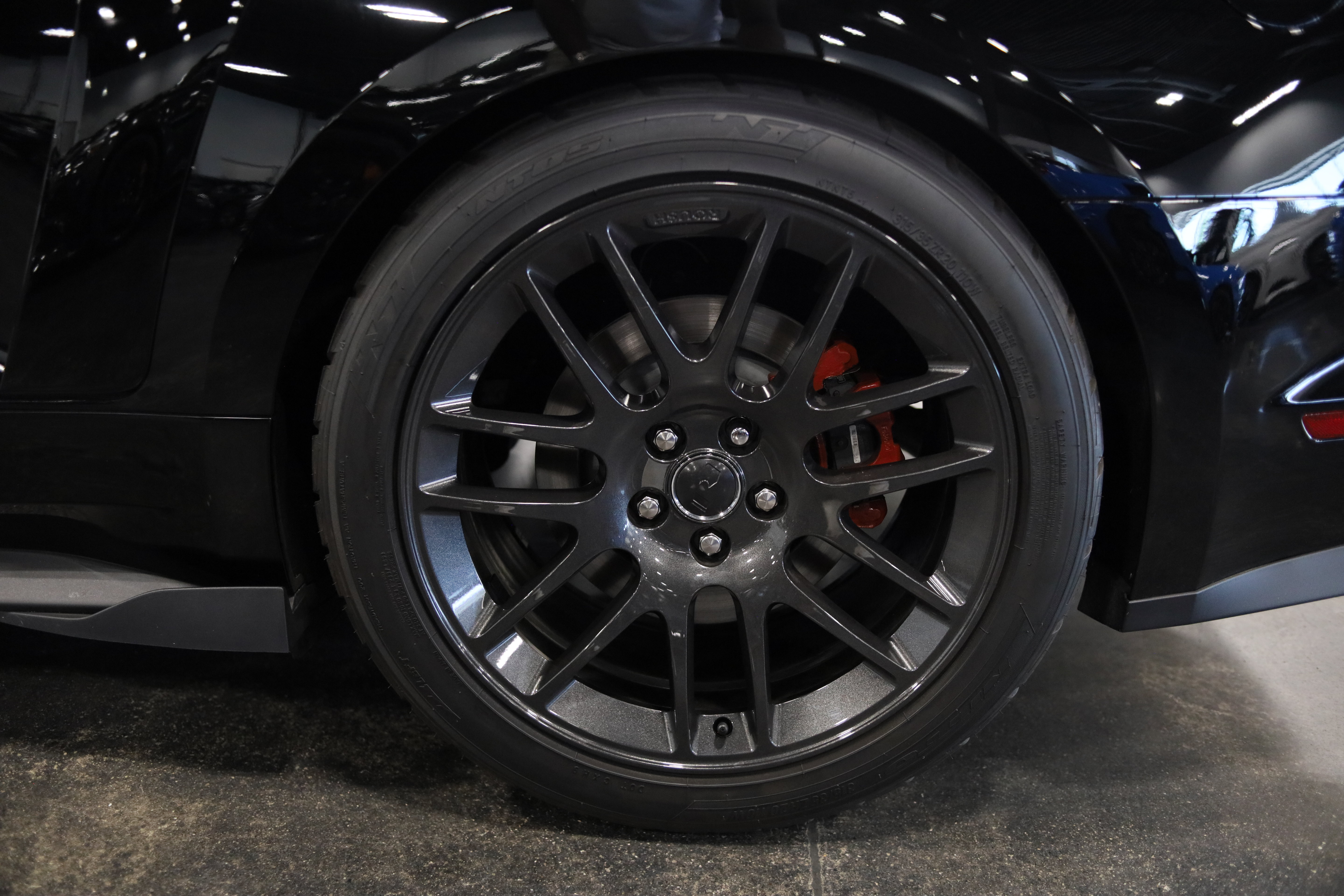 Used 2017 Ford Mustang GT Premium w/ GT Performance Package RWD image 11