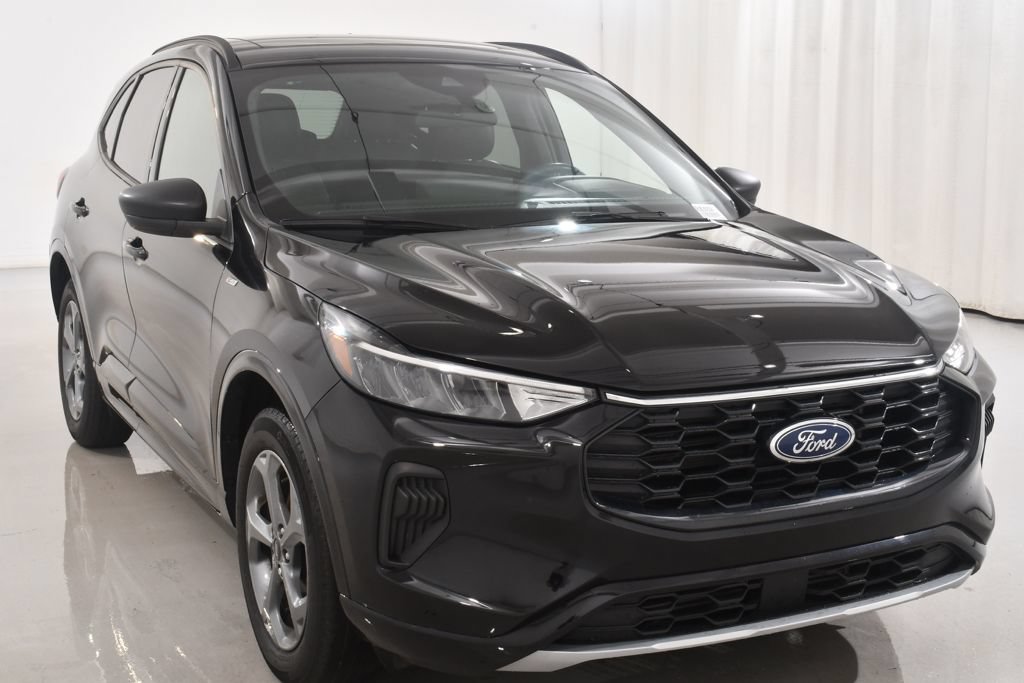 Used 2024 Ford Escape ST-Line w/ Tech Pack #1 AWD/4WD image 4