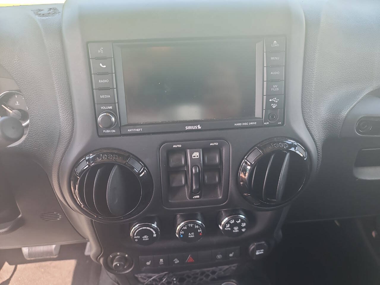 Used 2015 Jeep Wrangler Unlimited Sahara AWD/4WD image 14