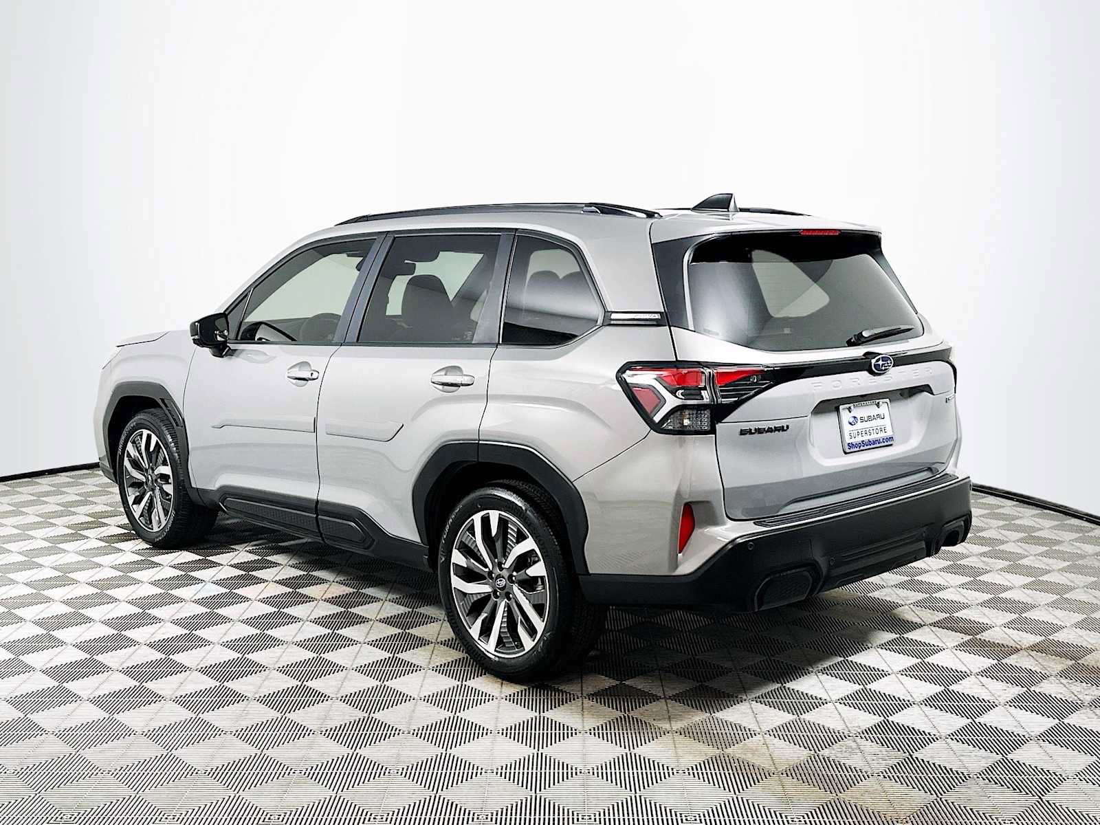 Certified 2025 Subaru Forester Touring AWD/4WD image 5