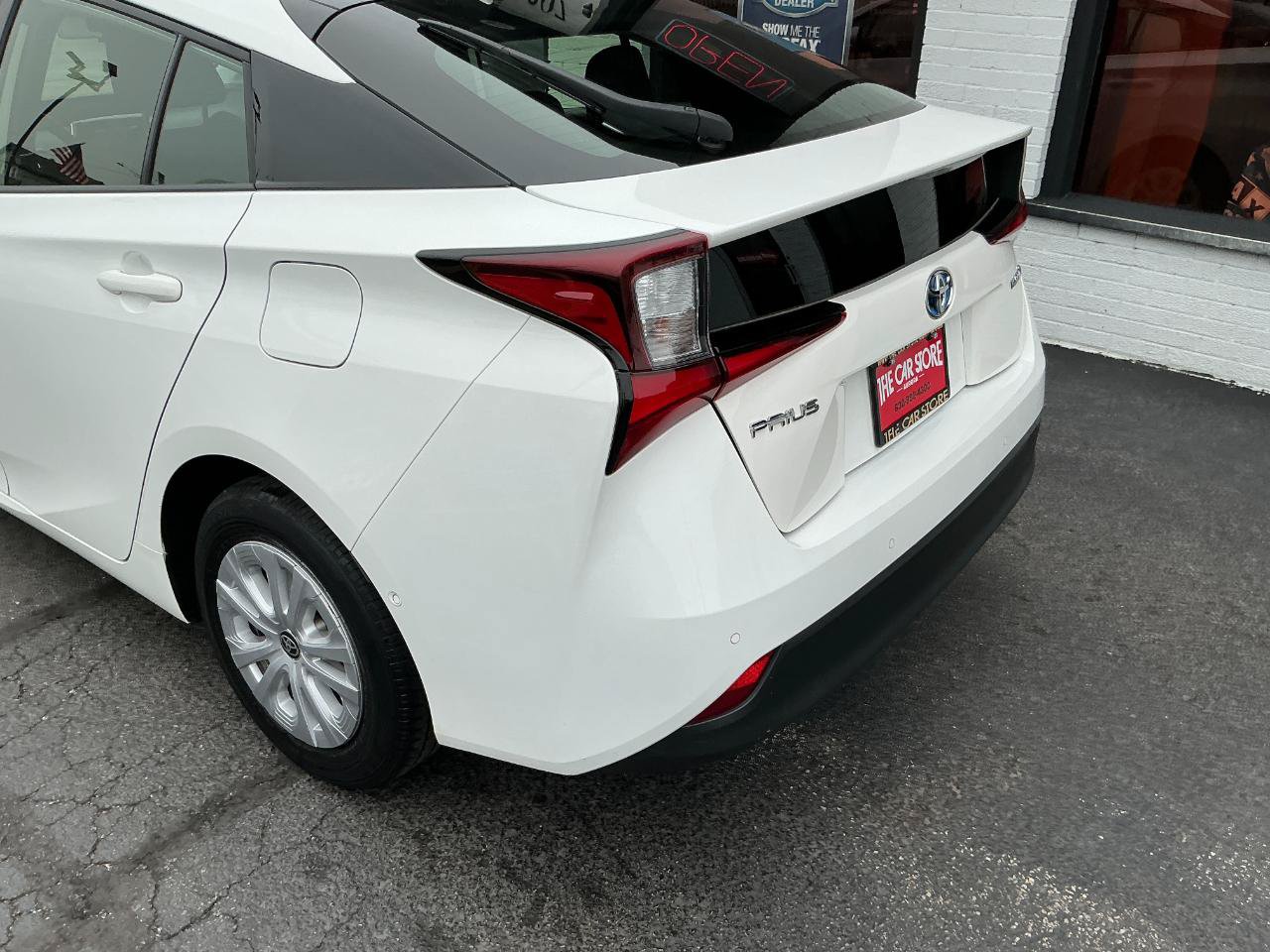 Used 2022 Toyota Prius LE FWD image 27