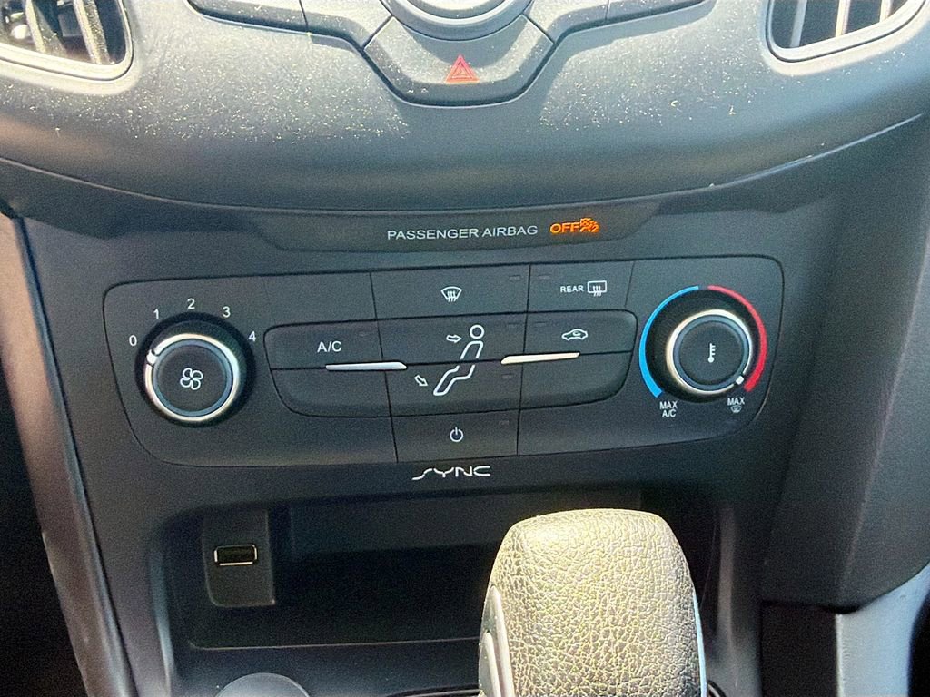 Used 2018 Ford Focus SE FWD image 28