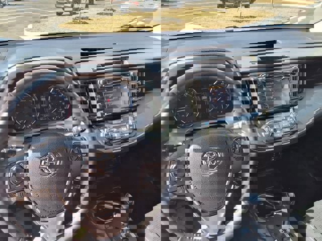 Used 2016 Toyota RAV4 XLE image 6