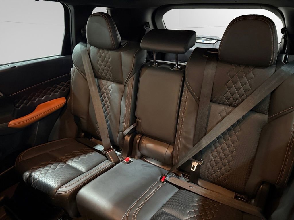Used 2023 Mitsubishi Outlander SEL image 22