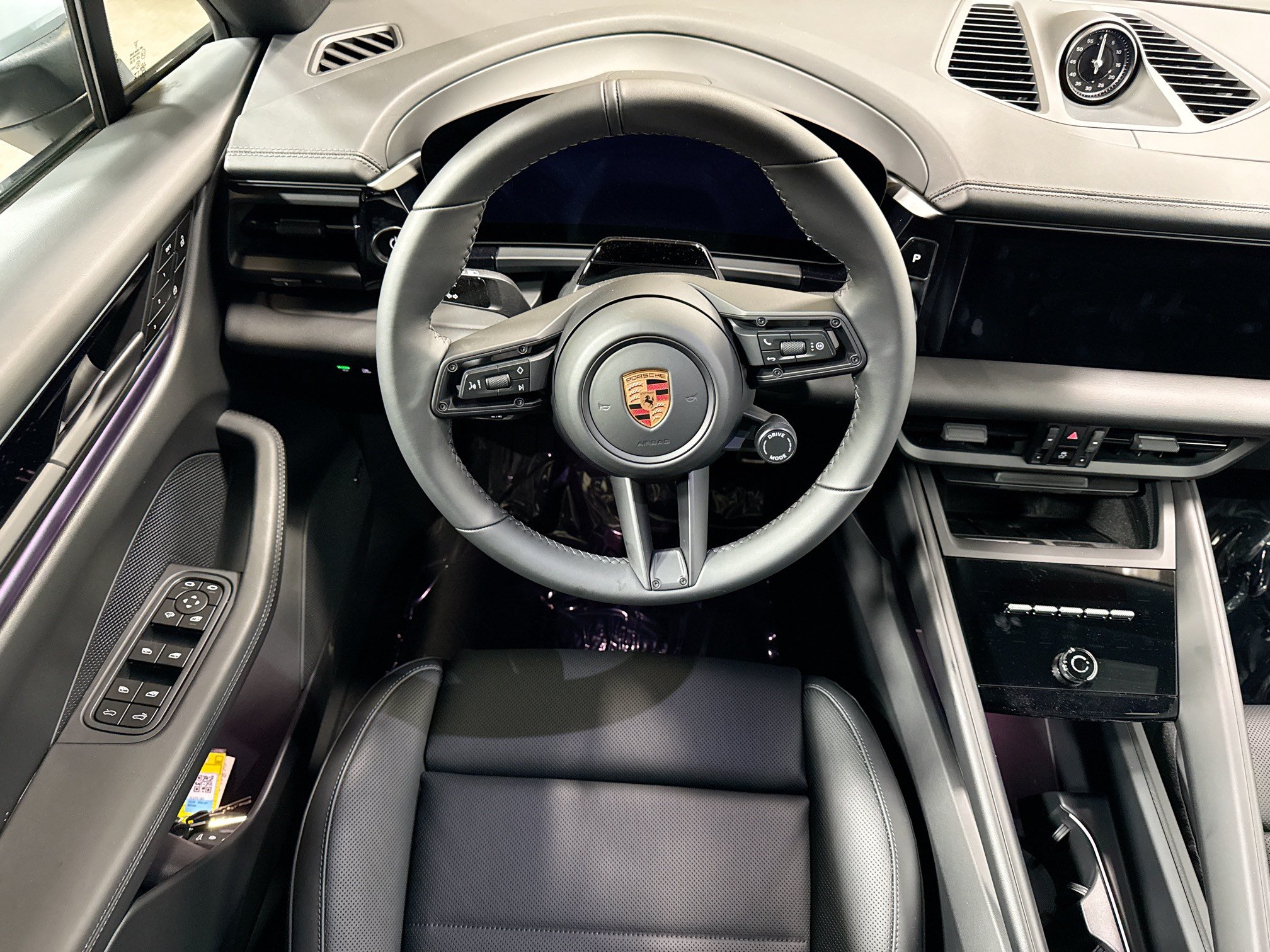 Certified 2026 Porsche Macan Electric RWD image 17